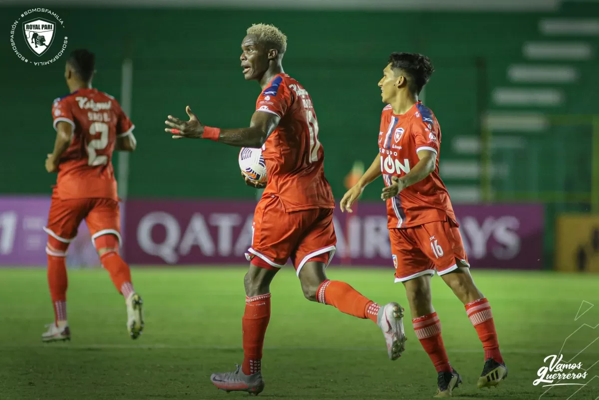 Histórico hondureño Rubilio Castillo anota primer gol en Copa Libertadores, para el Royal Pari de Bolivia