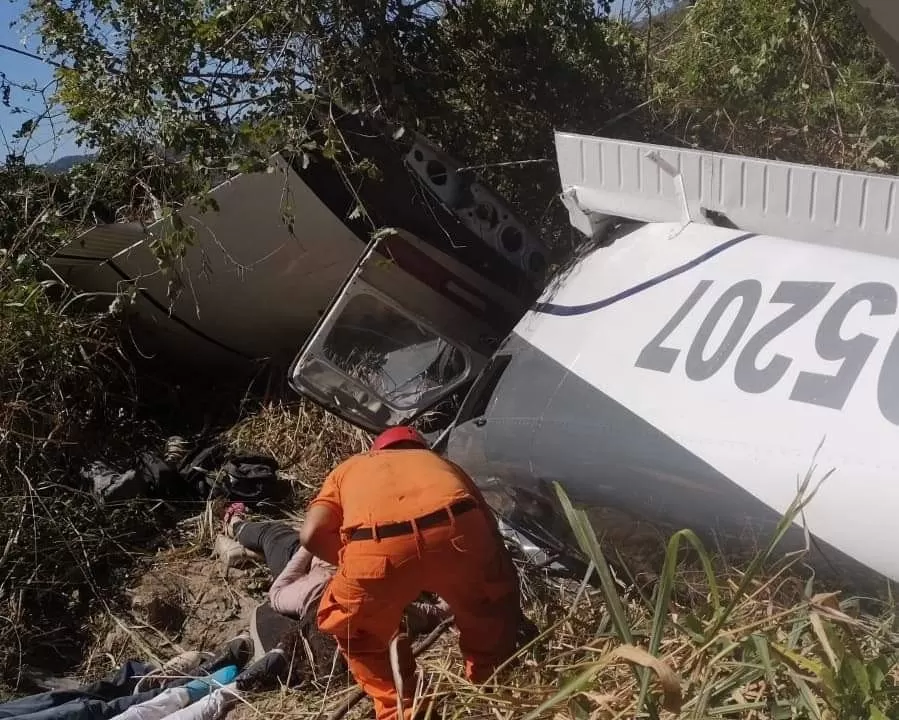 Identifican al lesionado y a los tres muertos en accidente de aeronave en Changallo, Ilopango