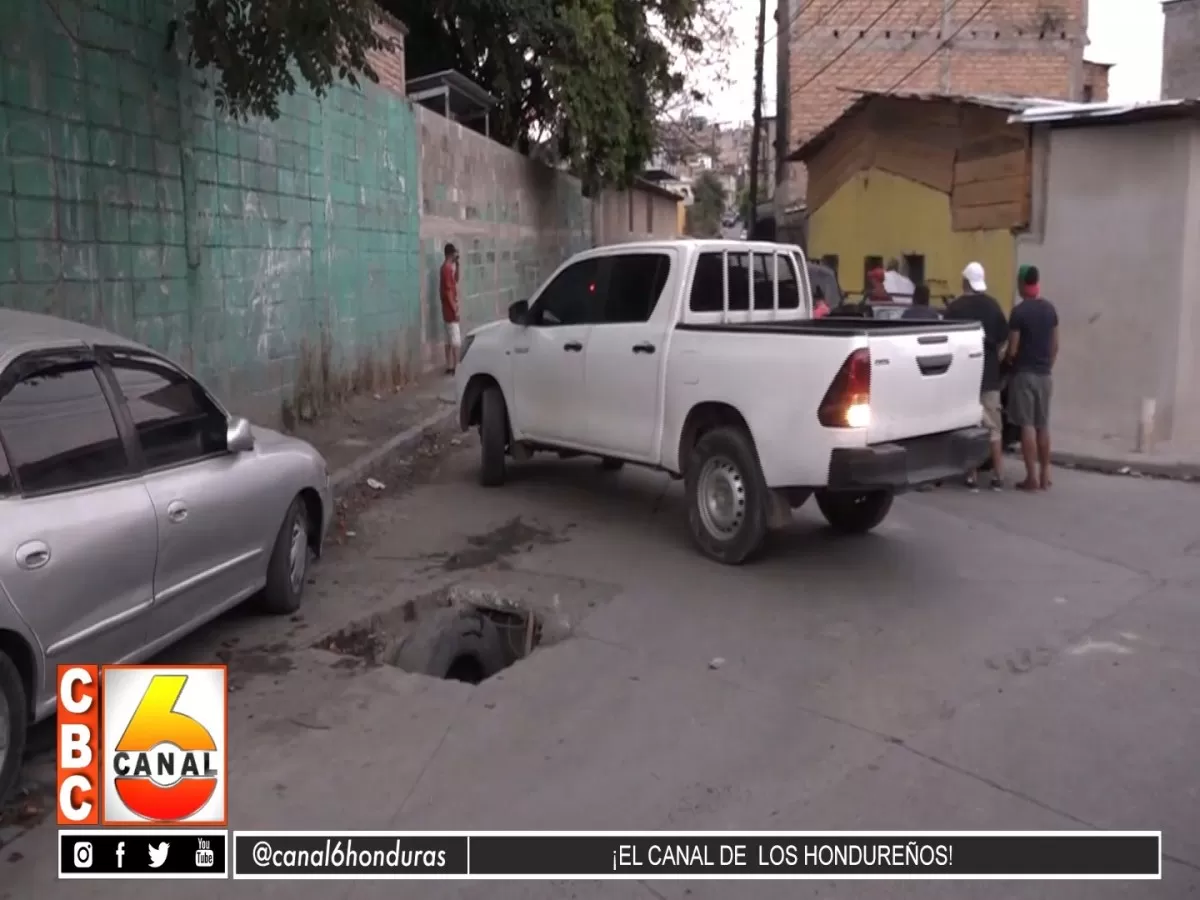 Vecinos de la Colonia Divanna denuncian trampa en la calle