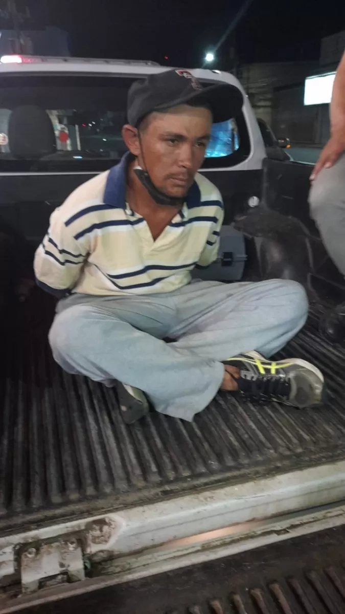 De manera flagrante es capturado sujeto que le quitó la vida a una persona frente a la municipalidad en La Ceiba