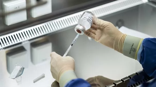 Reino Unido acelerará el sistema para aprobar futuras vacunas para nuevas variantes