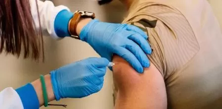 Chile se posiciona como el segundo país del mundo con más población inmunizada contra el covid-19
