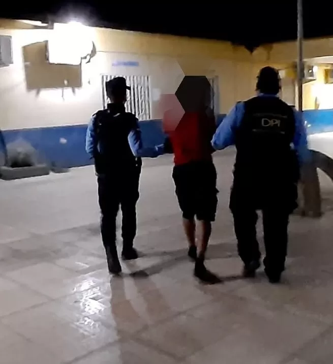 Cuando realizaba el traslado irregular de tres ciudadanos cubanos resultó detenido un sujeto