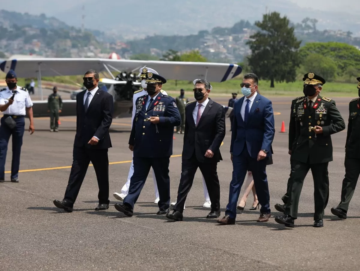 El presidente Juan Orlando Hernández participó hoy en el nonagésimo aniversario de la Fuerza Aérea Hondureña (FAH)