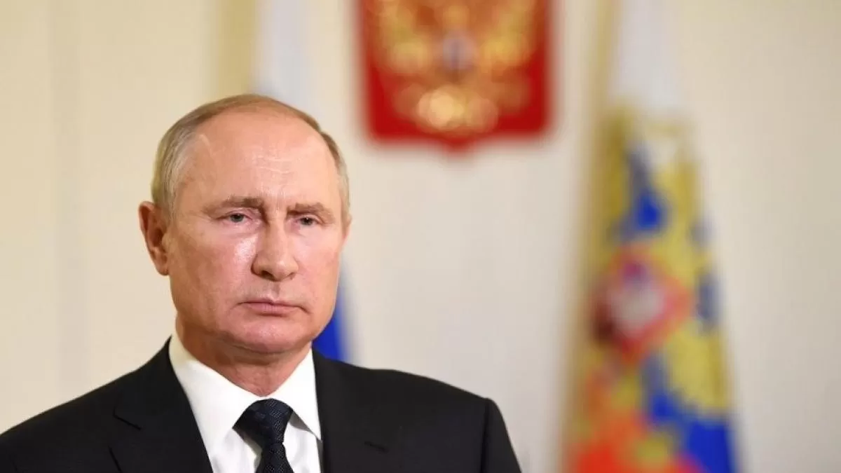 El presidente ruso, Putin prohíbe el matrimonio igualitario y establece “la fe en Dios” como valor central