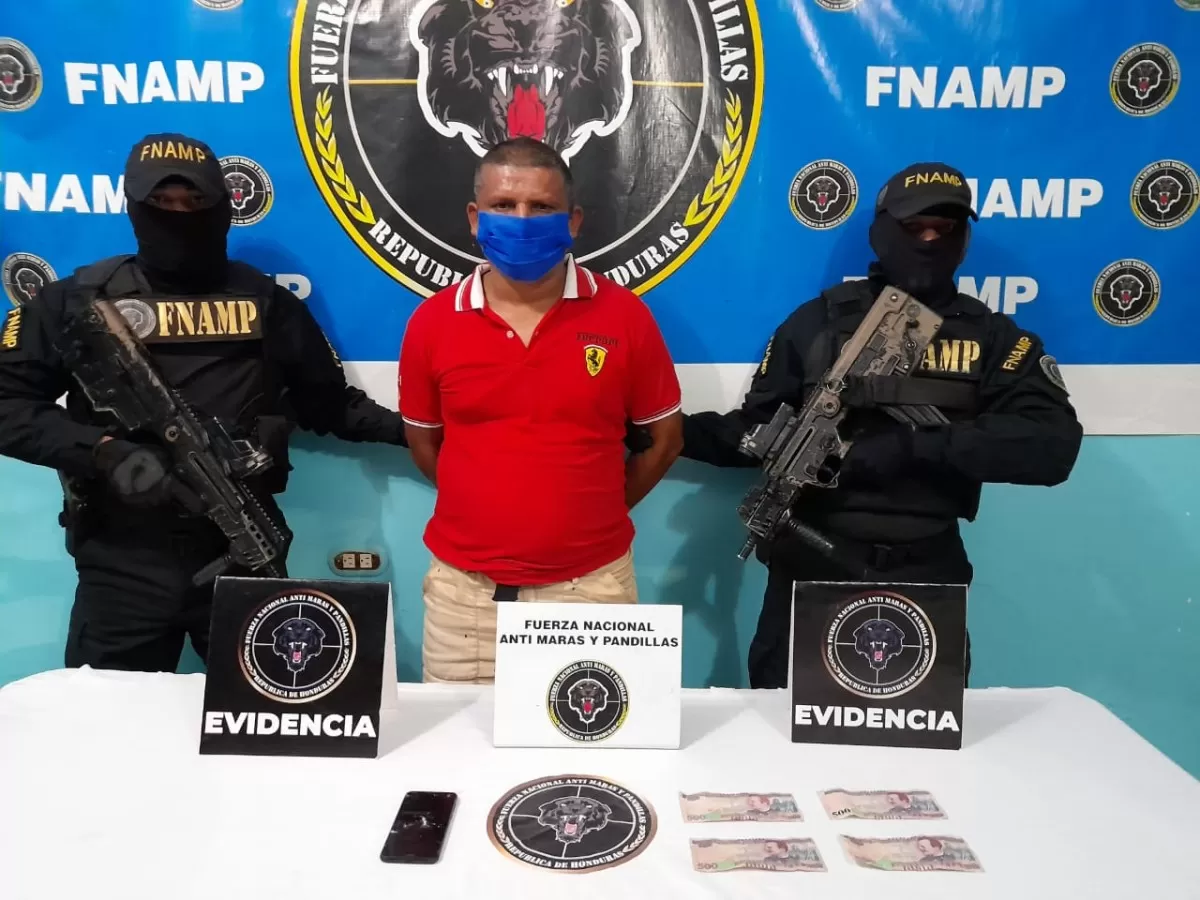 FNAMP captura a supuesto extorsionador de la pandilla 18, en barrio El Centro de La Ceiba