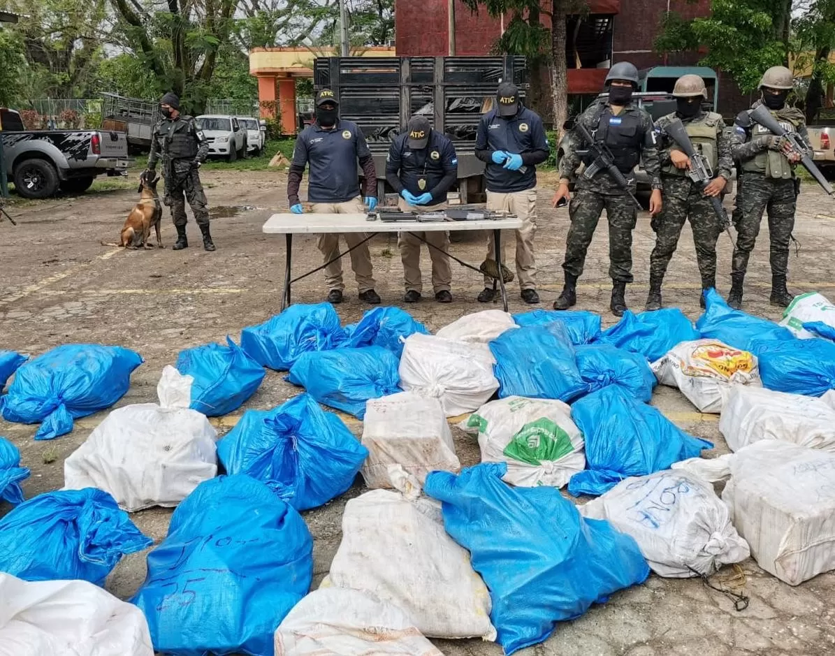 MP coordina allanamiento en Colón donde incautan cargamento de 911 kilos de cocaína