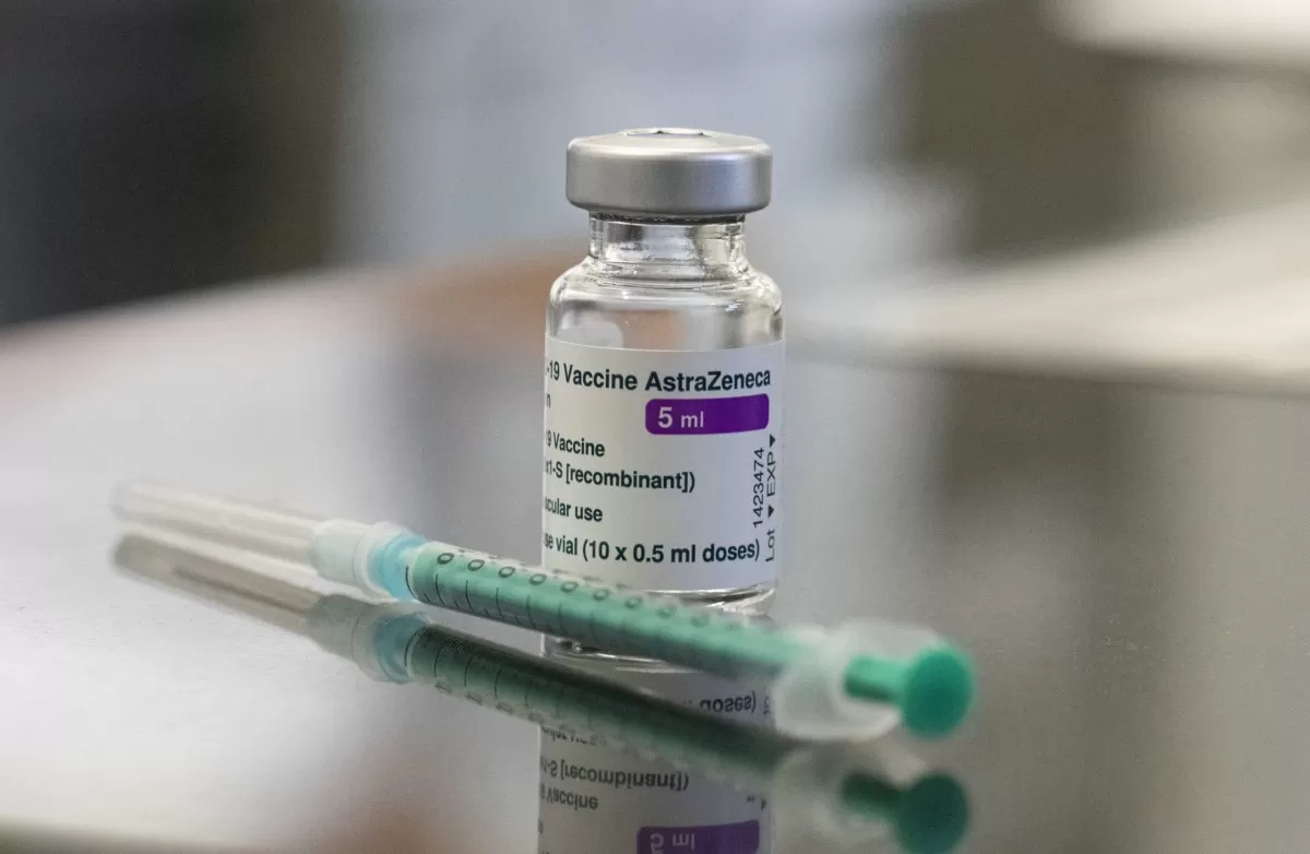 OMS: Dinamarca evalúa compartir vacunas de AstraZeneca con países pobres