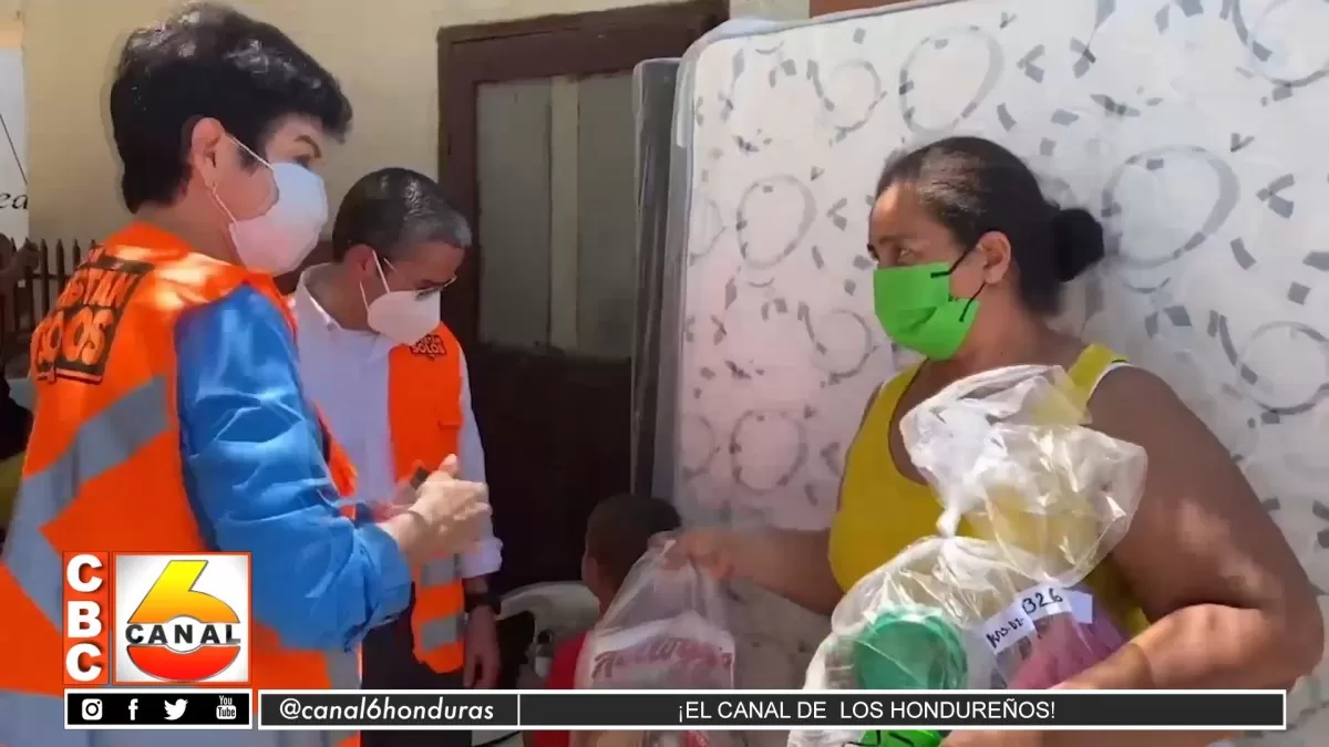 Pobladores de La Lima reciben Kits Vida Mejor y limpieza de su colonia