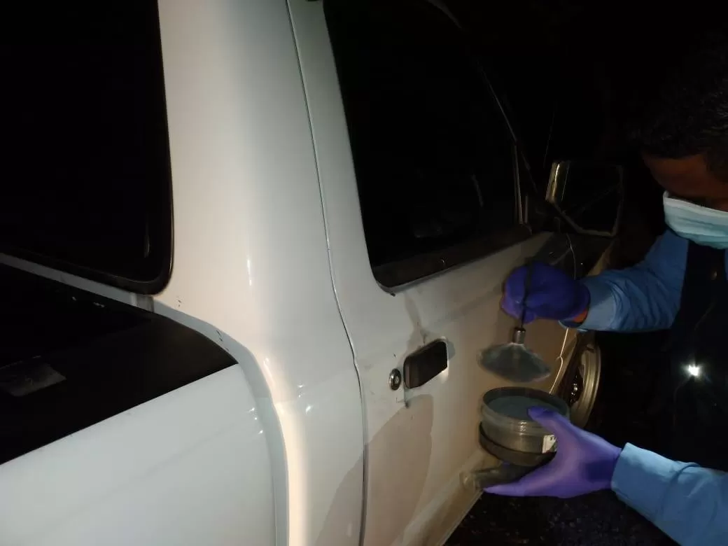 Policía Nacional decomisa dos vehículos con reporte de robo e indicios de haber sido utilizados para la comisión de un ilícito