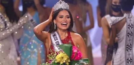 AMLO celebra triunfo de la nueva Miss Universo, Andrea Meza