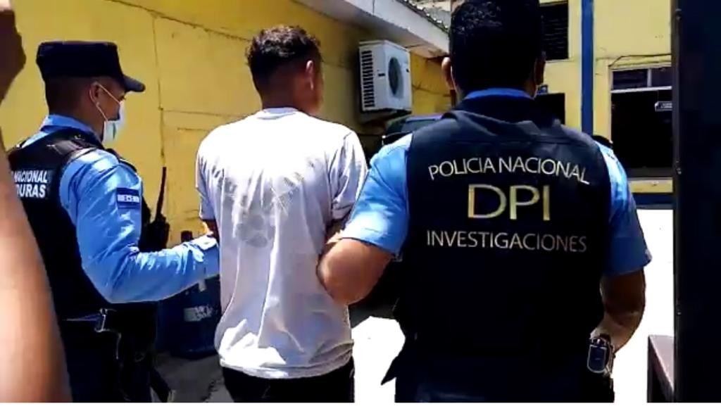 Ciudadano es arrestado por la supuesta violación calificada de su sobrina de ocho años