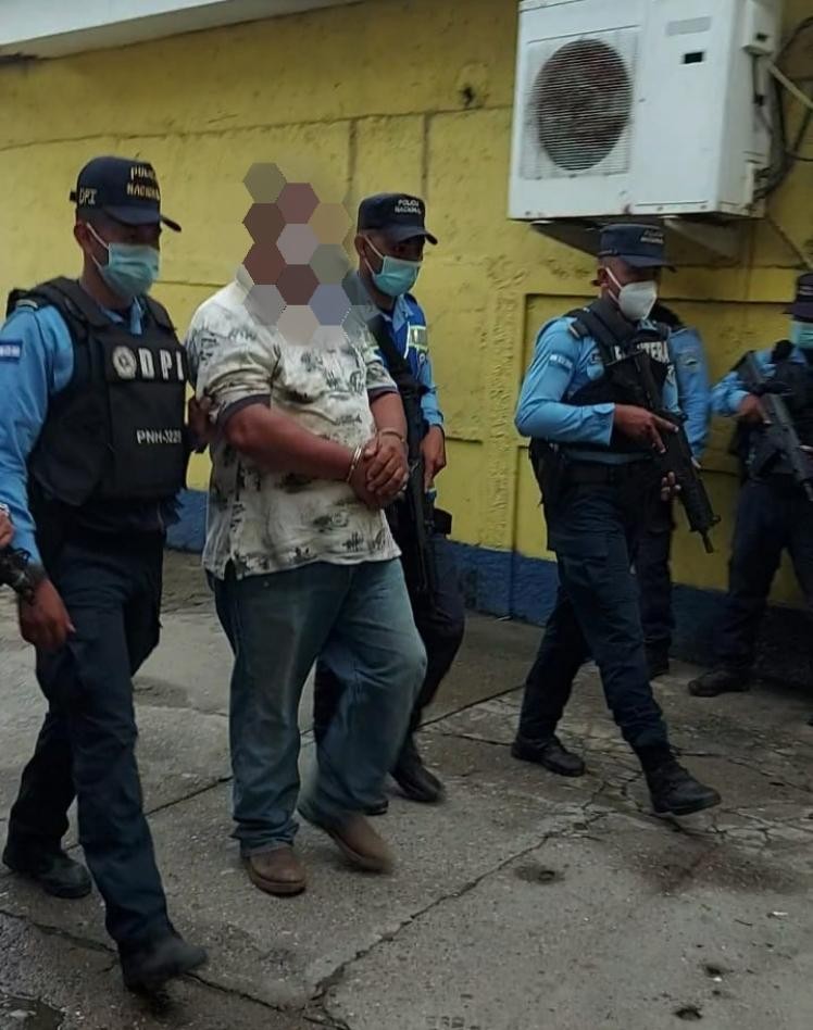 Con diez armas de fuego resultó detenido un sujeto en Puerto Cortés