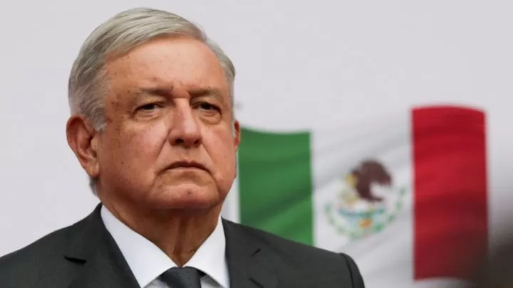 El presidente Manuel Obrador admite sin tapujos que viola la ley