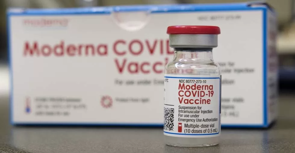 Moderna reveló que será necesaria una tercera dosis de su vacuna contra el Covid-19