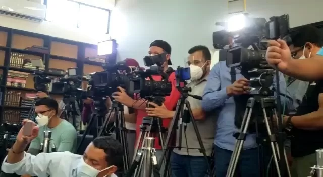 SESAL se compromete a vacunar a los periodistas de Honduras