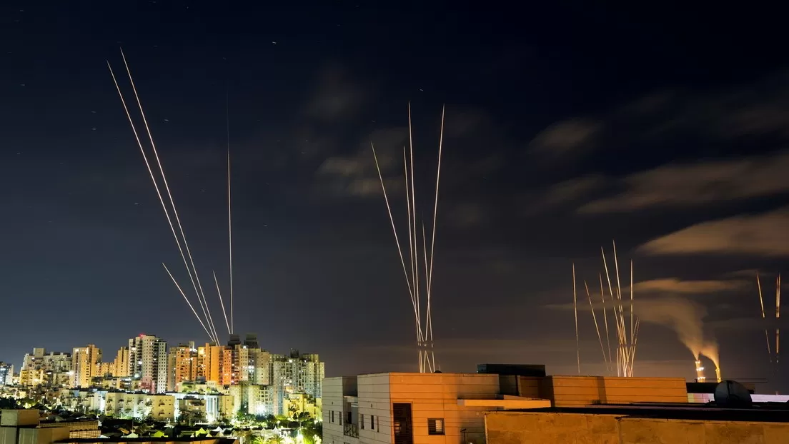 Una nueva andanada de cohetes desde Gaza hacia el centro y sur de Israel