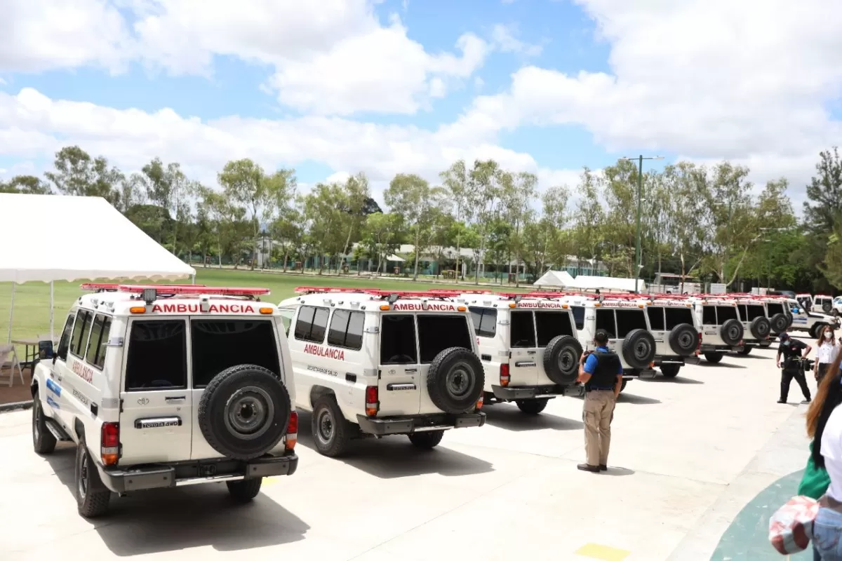 Centros asistenciales de todo el país reciben 25 ambulancias para beneficio de la población