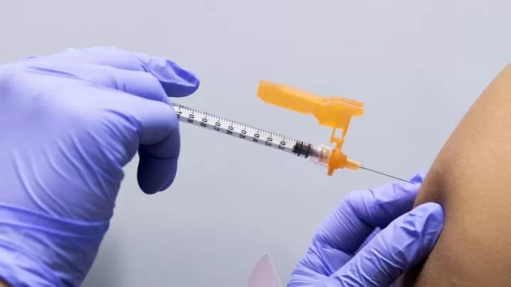 Chile logra su primera meta de vacunación contra la covid-19