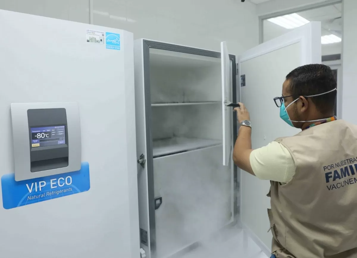Con 5 congeladores de ultra baja temperatura donados por EEUU: Honduras se convierte en uno de los países mejor preparados de América para almacenamiento de vacunas