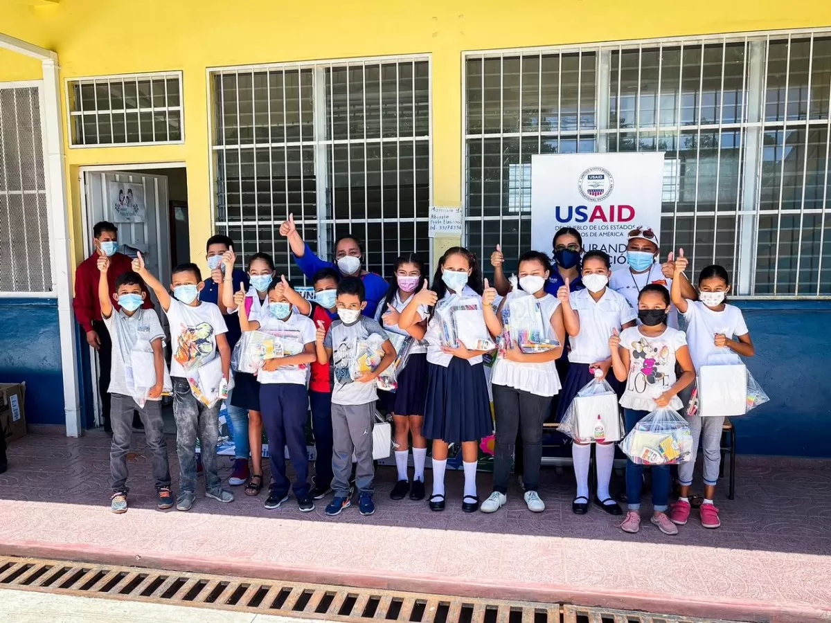 Educación junto con USAID beneficiará a 53,000 educandos con la entrega de kits  escolares y cartillas educativas