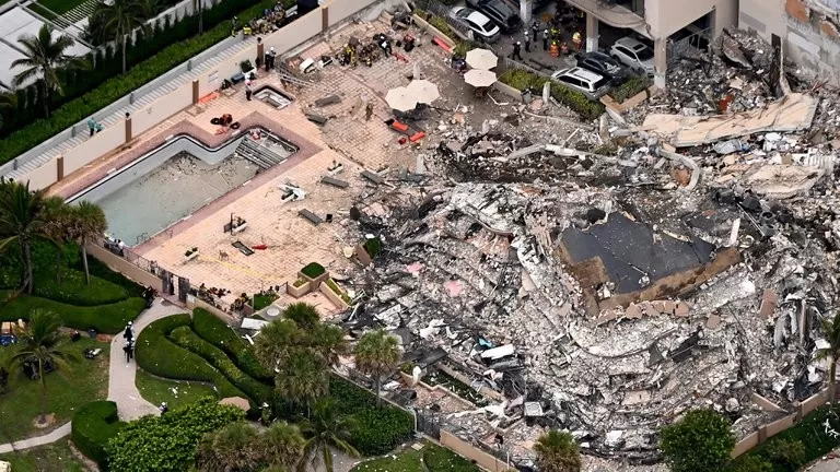 El derrumbe del edificio de Miami ha dejado al menos 4 muertos y 159 desaparecidos