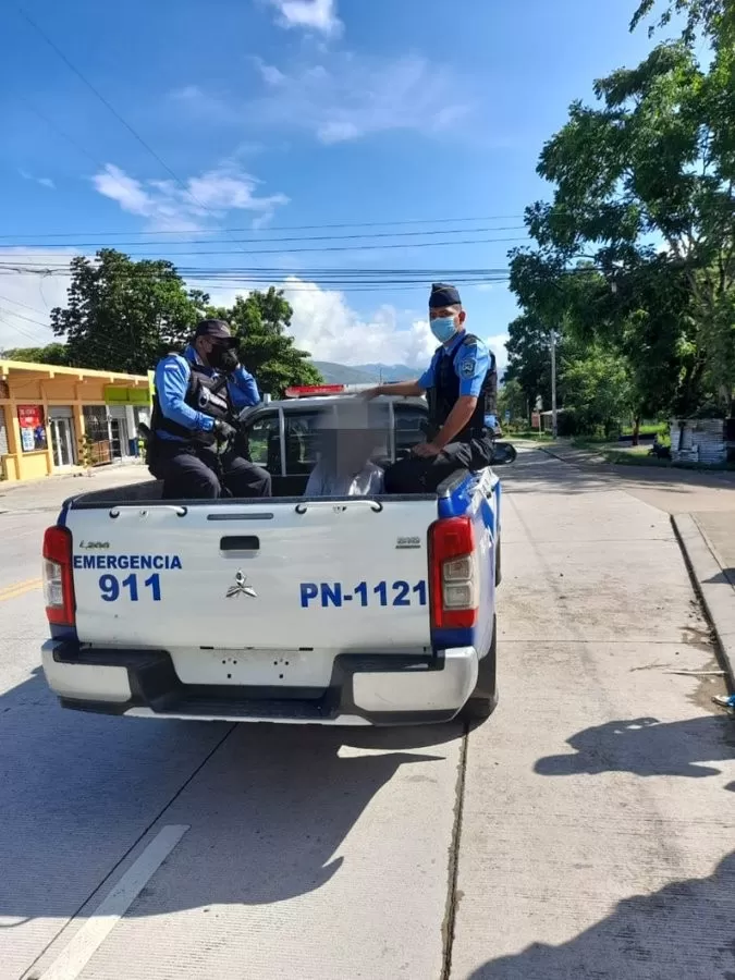 En persecución policial, sujeto es detenido y se le decomisa vehículo robado en un sector de Copán