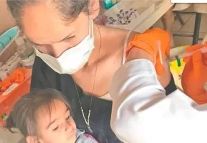 Migrantes hondureños están siendo vacunados en Tijuana