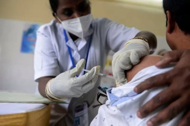 OMS alerta insuficientes donaciones de vacunas