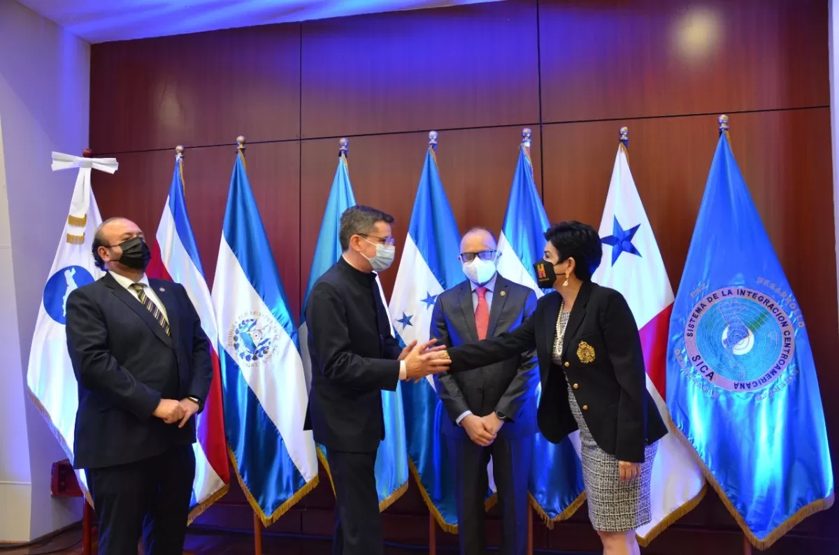 El salvadoreño, Francisco A. Mena, asumió como Secretario General de la Secretaría de Integración Económica Centroamérica (SIECA)