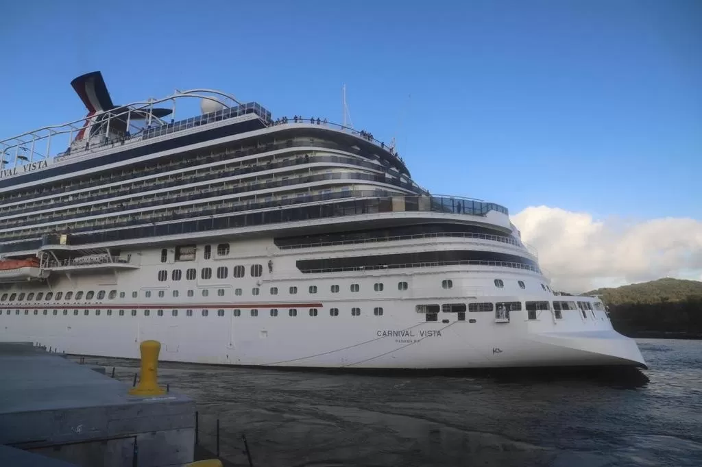 Reactivando la economía: Arriba a Roatan primer crucero con turistas post-Covid-19