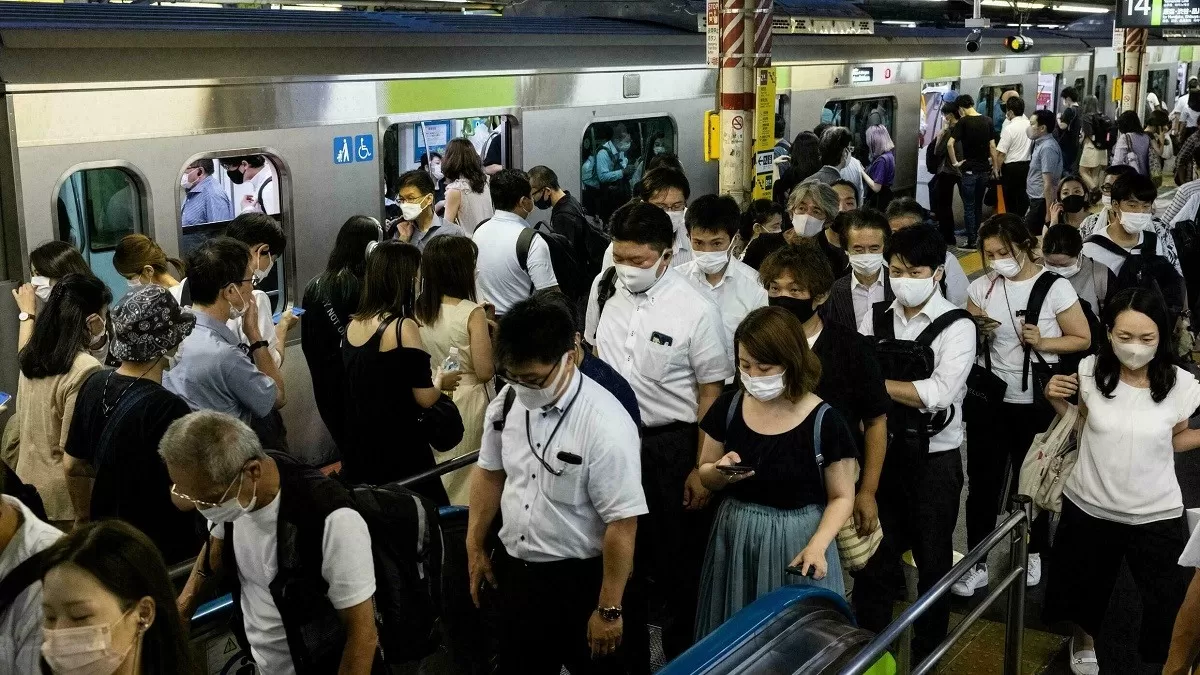 Ataque con cuchillo en un tren de Tokio deja cuatro heridos