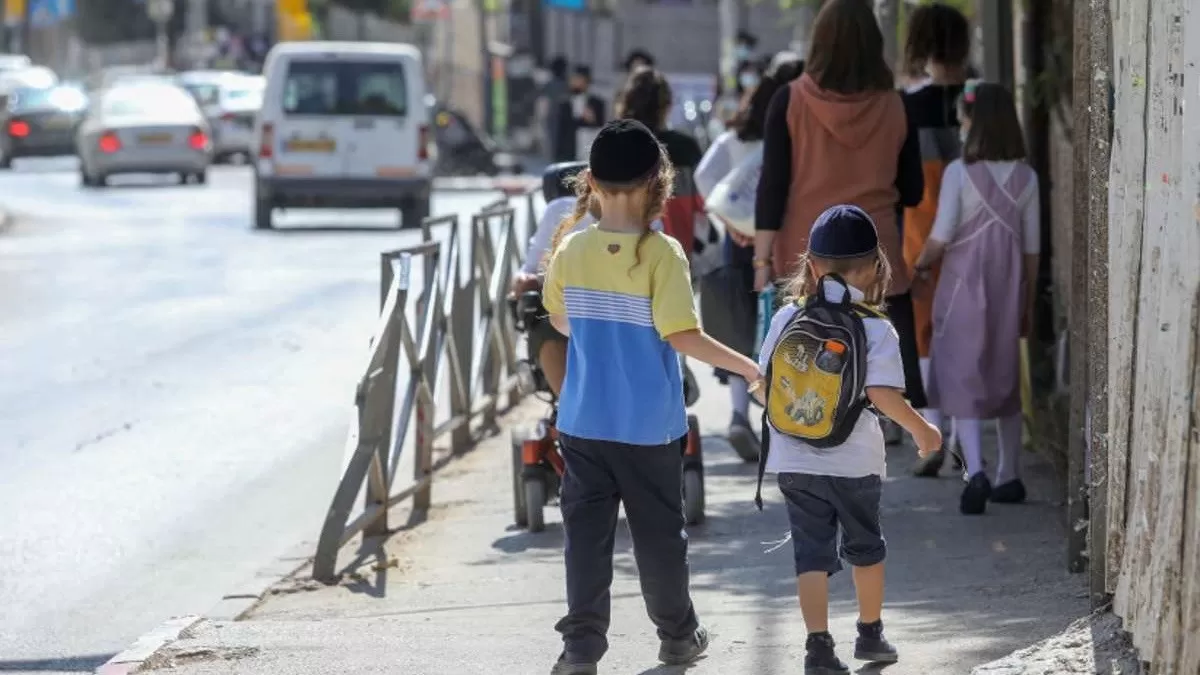 Niños de 3 años en adelante deben presentar prueba de covid negativa para ingresar a sitios públicos en Israel