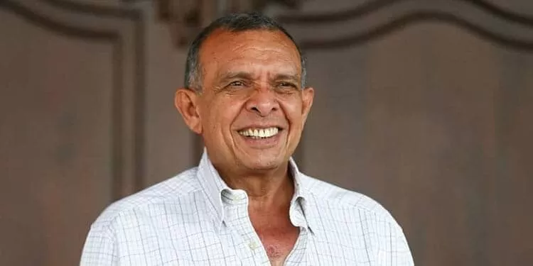 Internado de emergencia en hospital, expresidente Porfirio Lobo Sosa por Covid-19