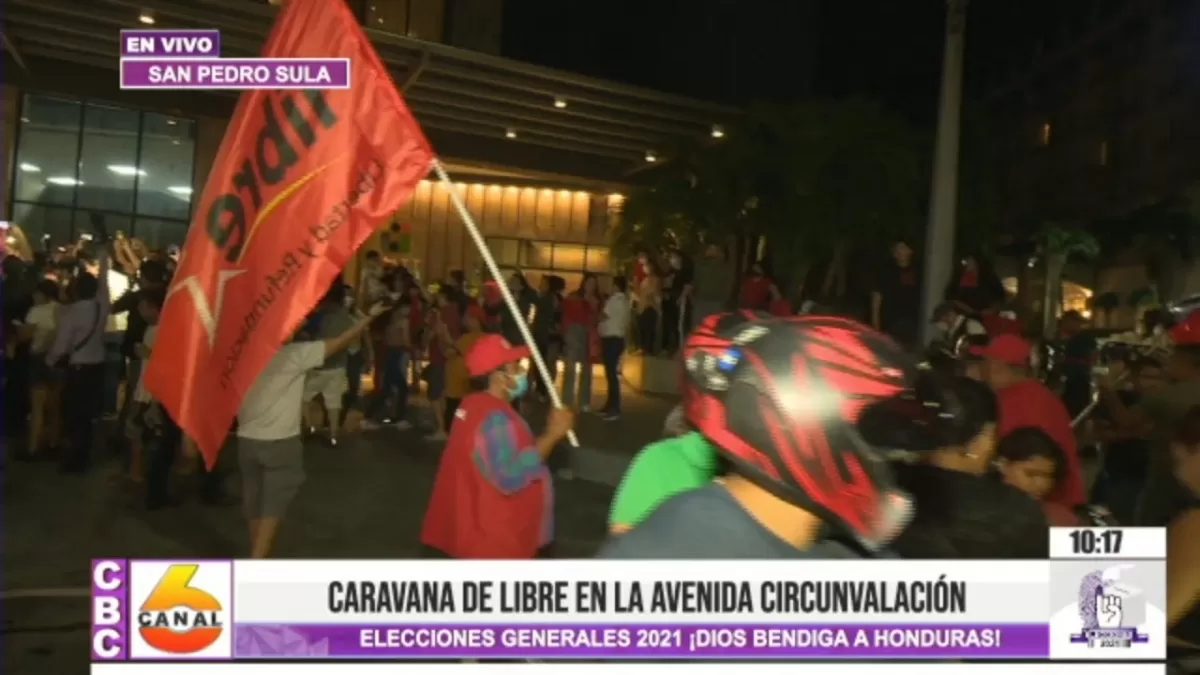 Caravana de Libre en la avenida circunvalación en San Pedro Sula