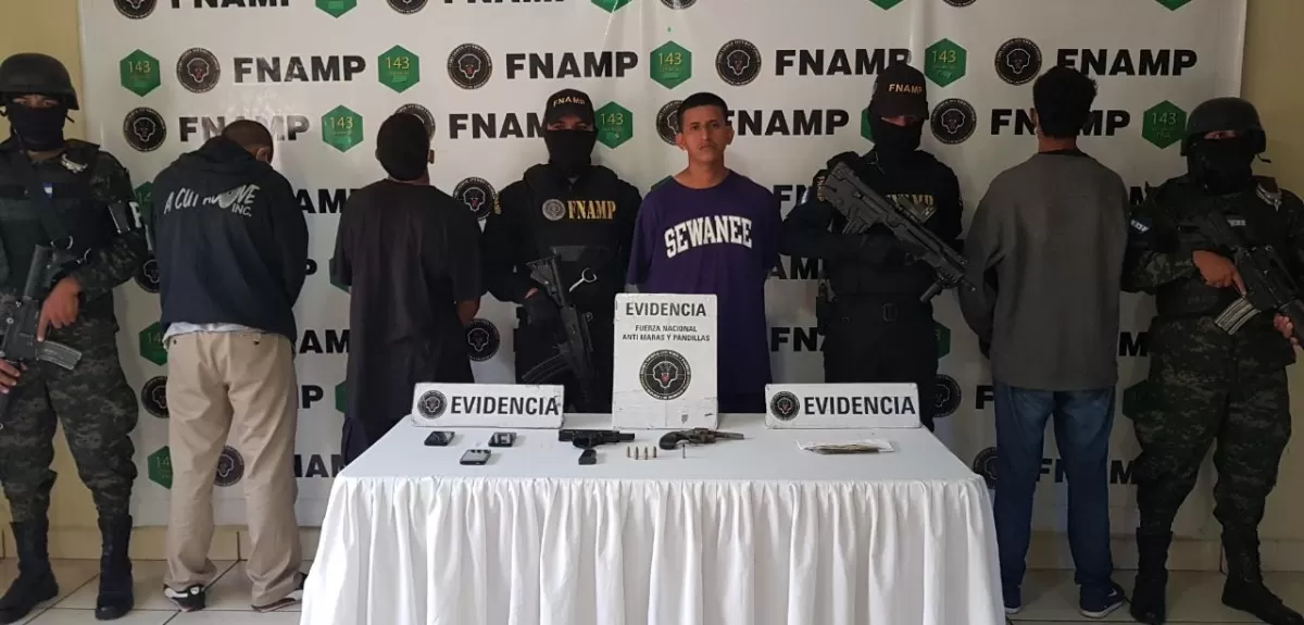 Cuatro supuestos miembros de la 18 son detenidos por la FNAMP en Tegucigalpa