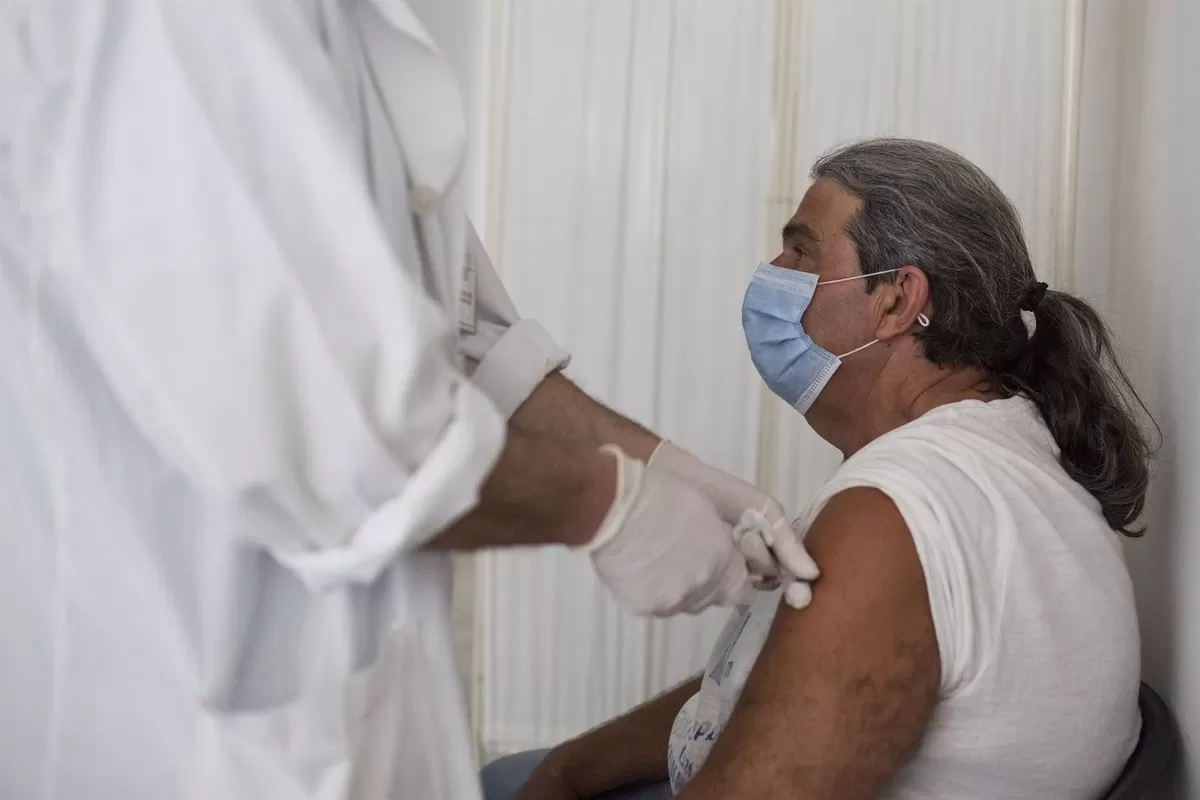 Grecia empieza a multar a mayores de 60 años que no estén vacunados
