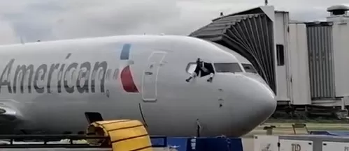 Hombre causa daños en la cabina de un avión e interrumpe vuelo de Honduras a Miami