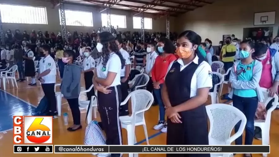 Inician clases de forma presencial en algunos centros educativos de La Paz