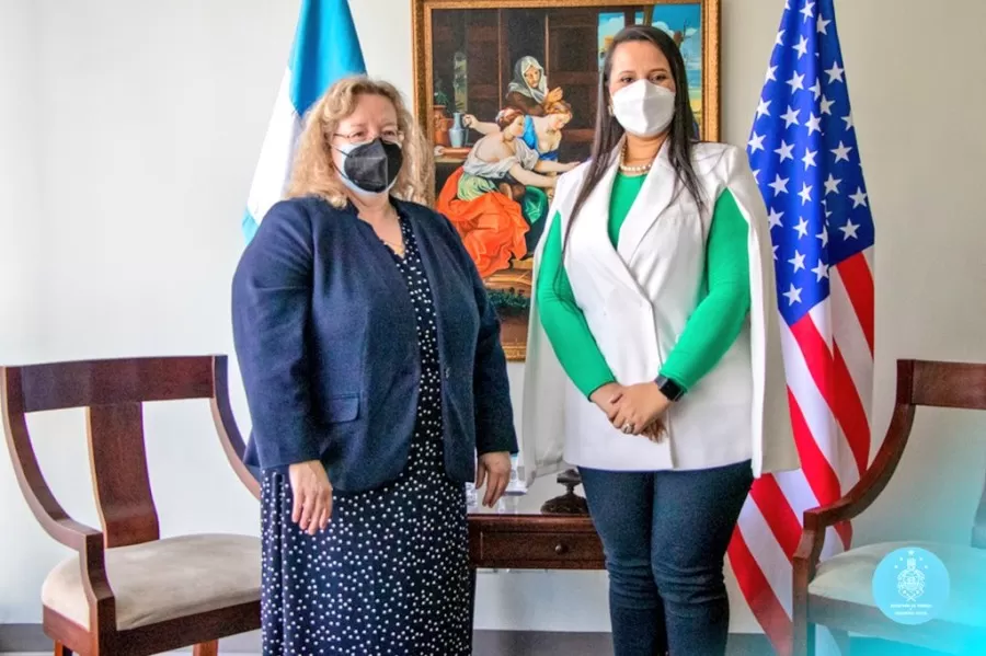 Ministros de Honduras se reúnen con Collen Anne Hoey, encargada de Negocios de Estados Unidos 02