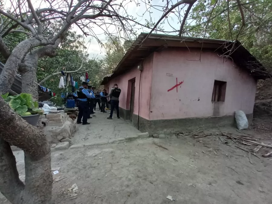 Policías de la UMEP 14 ejecutan operaciones policiales en la comunidad de Macuelizo, San José Choluteca