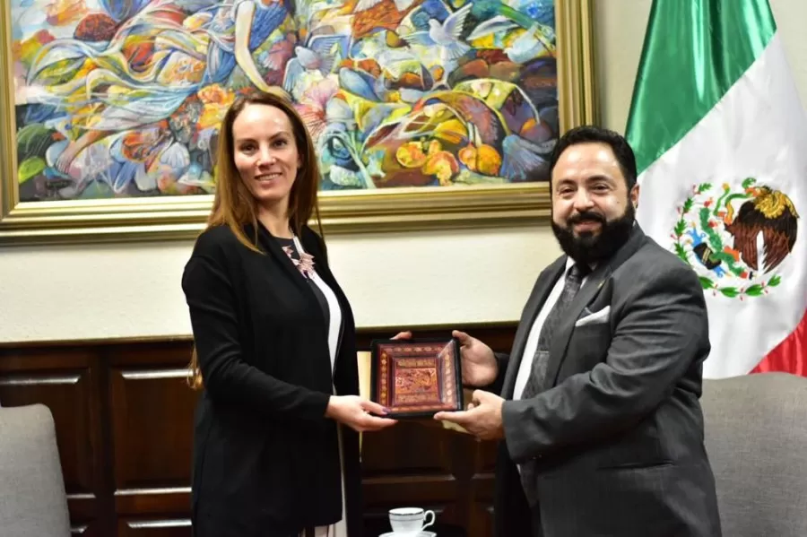 Presidente Redondo recibe visita de ex senadora mexicana, Gabriela Cuevas 01