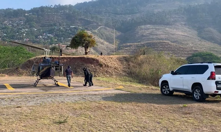 Hoy se realizó simulacro de evacuación aéreo y terrestre del expresidente Juan Orlando Hernández