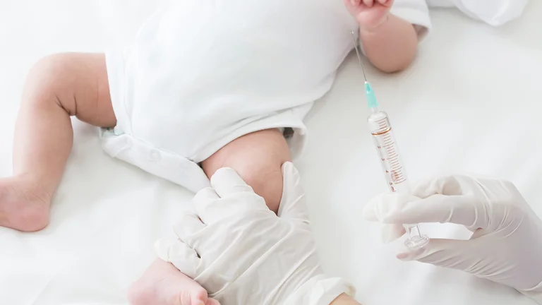 Moderna pidió autorización a la FDA para administrar la vacuna contra el COVID en menores de 6 años en EEUU