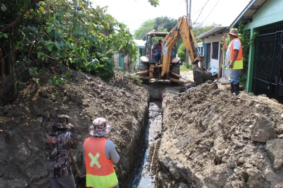 Municipalidad Sampedrana avanza en un 33% en el proyecto de pavimentación de vías internas de la colonia San Luis y La Unión