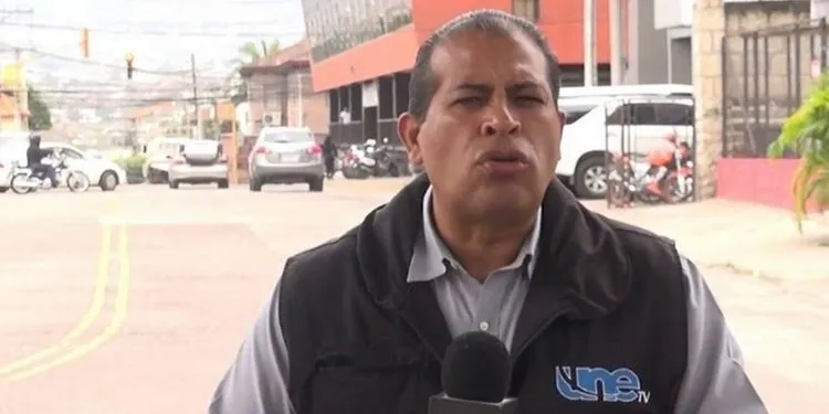 Por falta de Fiscal sigue detenido periodista Cesar Omar Silva de UneTV