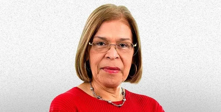 Presidenta del BCH, Rebeca Santos, se bajó el sueldo a la mitad