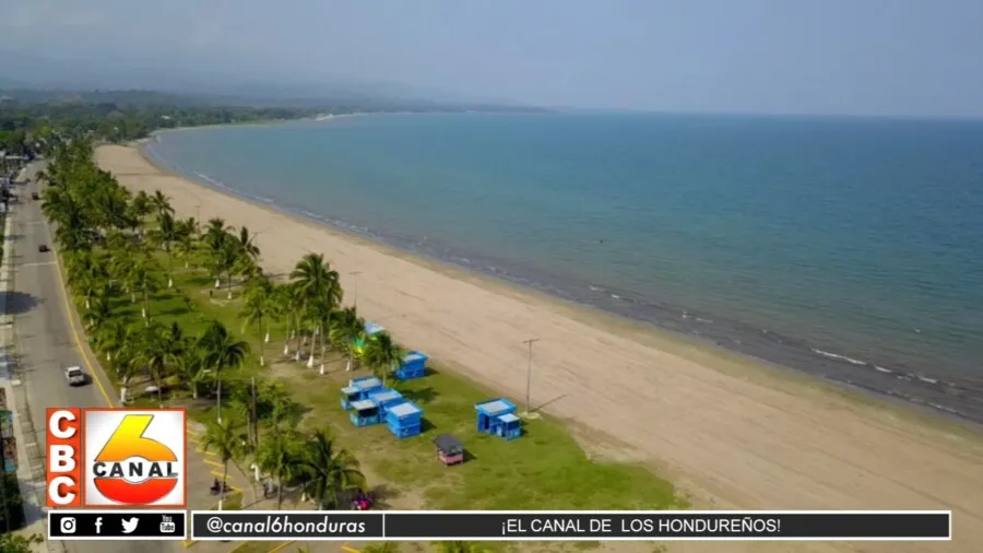 Revestimiento de la playa municipal en Puerto Cortés previo a semana santa
