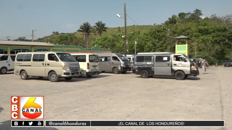 Ruta de transporte Sector López Arellano paralizan labores