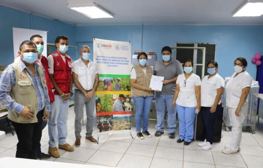 Centro de salud del sector El Calán recibió donación de equipo y mobiliario